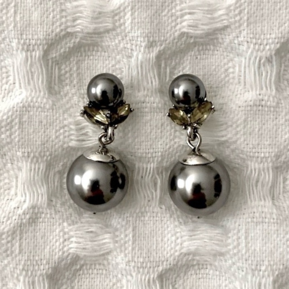 Pretty Faux Black Pearl @ Peridot Dangle Earrings